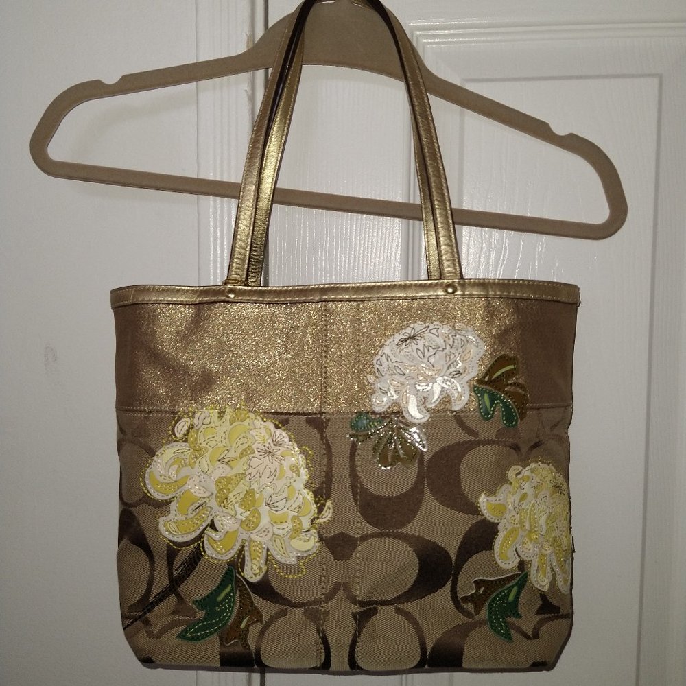 Coach flower floral tote bag beige